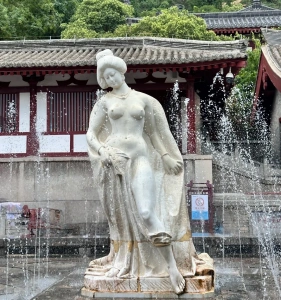Statue of Lady Yang at Huaqing Palace