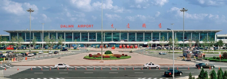 Exterior view of Dalian Zhoushuizi International Airport terminal building