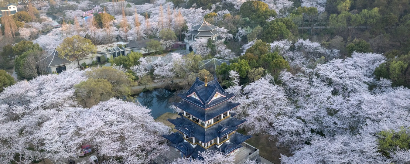 Tai Hu Yuantouzhu Scenic Spot