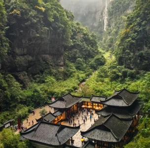 ภูมิทัศน์โดยรวมของอู่หลงคาสต์