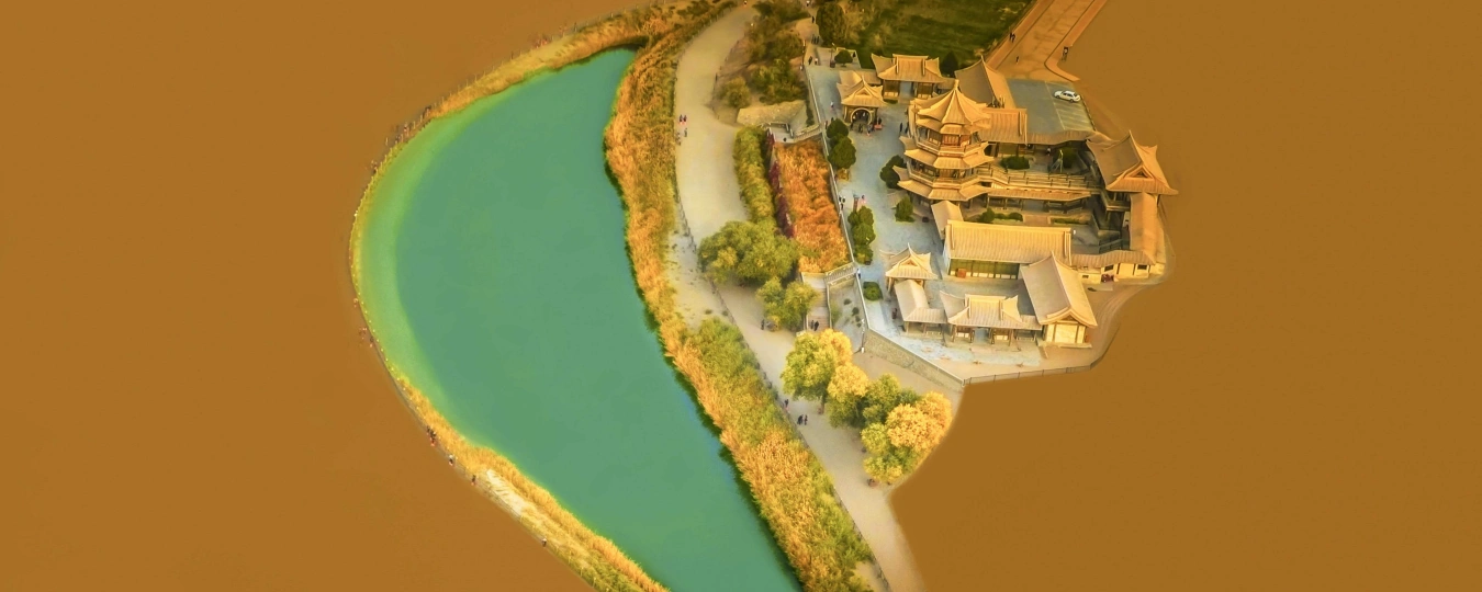 Гора Минша и источник Юэяцюань («Полумесяц»)