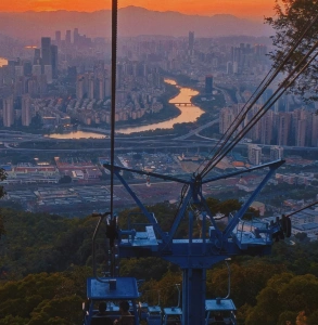 福州鼓山俯瞰閩江與城市景觀