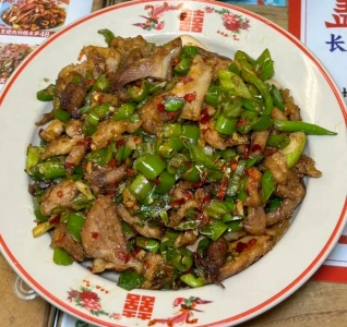 Spicy stir-fried pork and peppers at Gaimabang Sanlitun