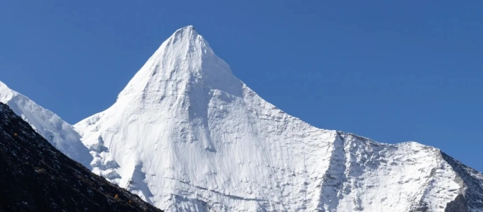 神聖的雪山「仙乃日」,亞丁三怙主之首