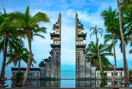Nanhai Blessing Gate at Daxiao Dongtian