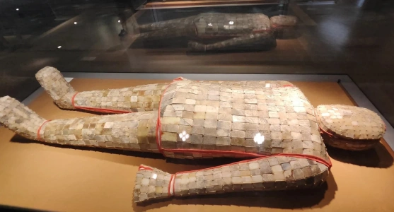 역사관에 전시된 금사옥의