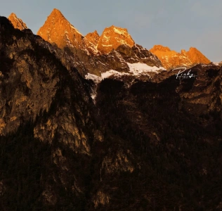 Balagezong snow mountain peak