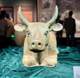 寧夏博物館の国宝・鍍金された青銅の牛像