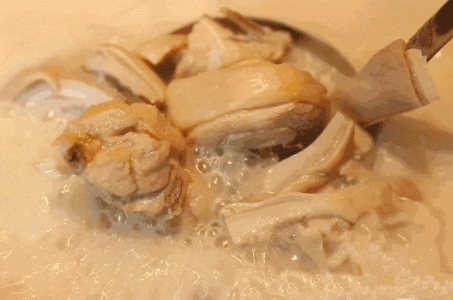 Курица, тушенная в свином желудке (猪肚包鸡)