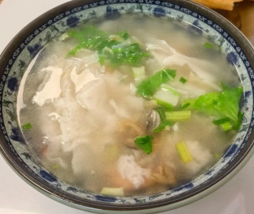 Guo Bian Hu (Fuzhou Rice-Sheet Soup)