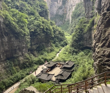 สะพานหินธรรมชาติสามแห่งในอู่หลงคาสต์