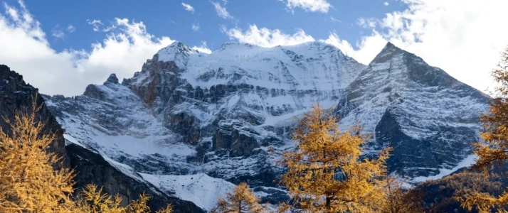亞丁三怙主之一的央邁勇雪山
