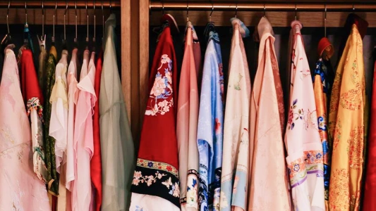 TASTE OF CHINA Immersive Chinese Restaurant traditional costumes