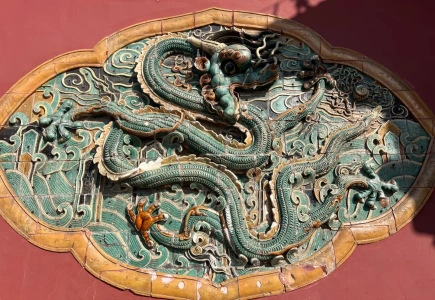 ลวดลายมังกรแกะสลักในสุสานหลวงเจาหลิง