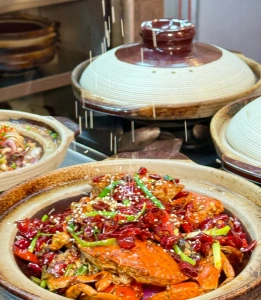 ヤーロン湾の天涯煮海記砂鍋海鮮レストラン