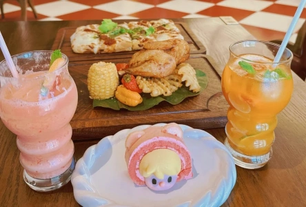 POPMART City Park themed restaurant and desserts