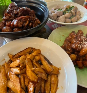 Braised pork and local dishes at Qianyuman Restaurant Xitang Ancient Town