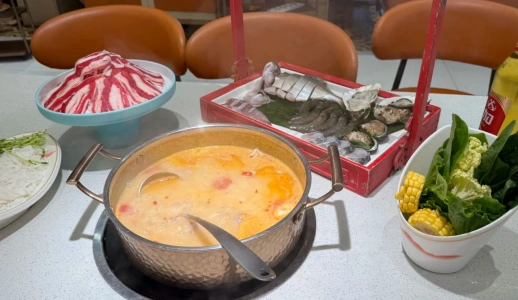 ヤーロン湾の瓊小瓊糟粕酢火鍋店