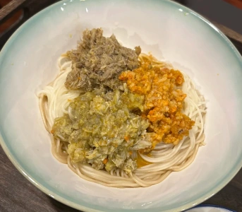Crab roe noodles at Qianmiaoyun Xitang branch
