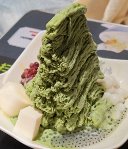 น้ำแข็งใสชาเขียวของร้าน Hong Kong Five Generations