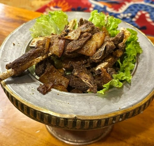 Signature yak meat dish at Amdo Norzen Restaurant
