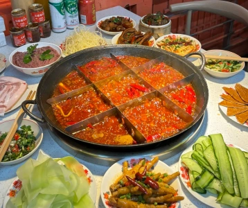 Ainiang Hotpot at Linjiangmen, classic Chongqing spicy hotpot restaurant