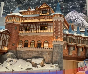 Shanghai-LSNOW-Indoor-Skiing-Theme-Resort.webp